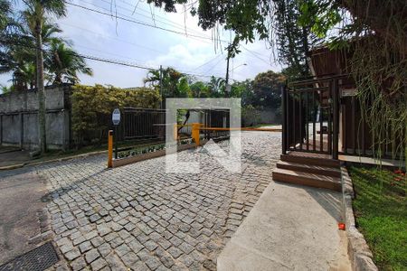 Casa de condomínio à venda com 250m², 4 quartos e 4 vagas Casa de condomínio à venda com 250m², 4 quartos e 4 vagasFachada e portaria