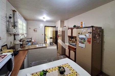 Casa de condomínio à venda com 250m², 4 quartos e 4 vagas Casa de condomínio à venda com 250m², 4 quartos e 4 vagasCozinha