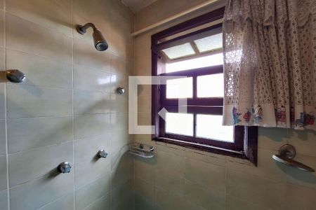 Casa de condomínio à venda com 250m², 4 quartos e 4 vagas Casa de condomínio à venda com 250m², 4 quartos e 4 vagasBanheiro Social