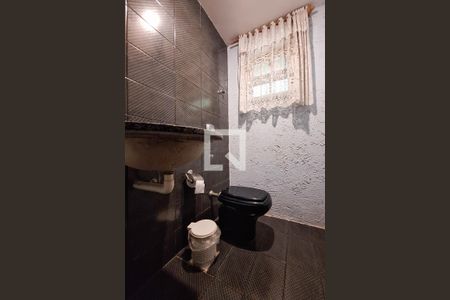 Casa de condomínio à venda com 250m², 4 quartos e 4 vagas Casa de condomínio à venda com 250m², 4 quartos e 4 vagasLavabo