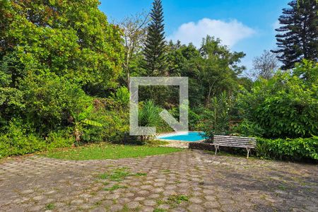 Casa de condomínio à venda com 250m², 4 quartos e 4 vagas Casa de condomínio à venda com 250m², 4 quartos e 4 vagasQuintal