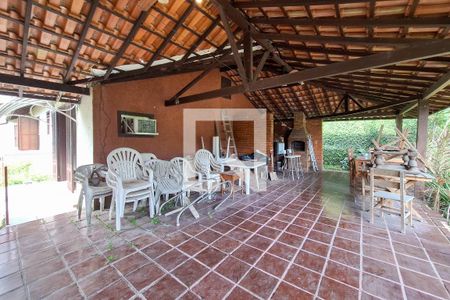 Casa de condomínio à venda com 250m², 4 quartos e 4 vagas Casa de condomínio à venda com 250m², 4 quartos e 4 vagasChurrasqueira