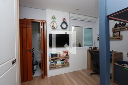 Casa à venda com 215m², 3 quartos e 2 vagasSuíte 2