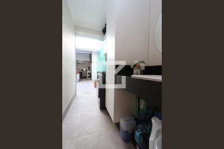 Casa à venda com 215m², 3 quartos e 2 vagasLavanderia