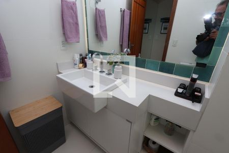 Casa à venda com 215m², 3 quartos e 2 vagasBanheiro da Suíte Master