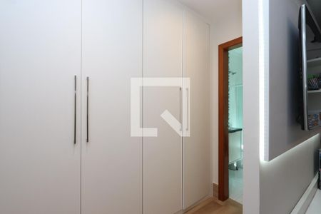 Casa à venda com 215m², 3 quartos e 2 vagasSuíte 3