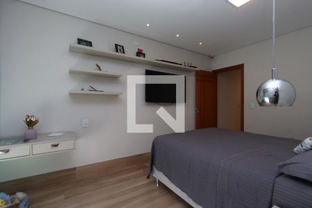 Casa à venda com 215m², 3 quartos e 2 vagasSuíte Master