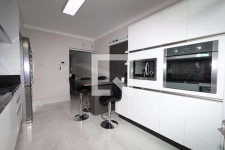 Casa à venda com 215m², 3 quartos e 2 vagasCozinha