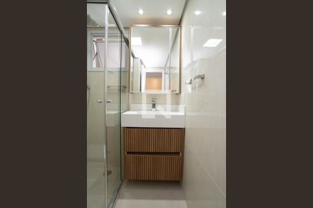 Banheiro da Suíte de apartamento para alugar com 2 quartos, 70m² em Vila das Bandeiras, Guarulhos