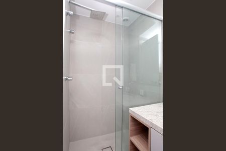 Banheiro de kitnet/studio para alugar com 1 quarto, 24m² em Farroupilha, Porto Alegre