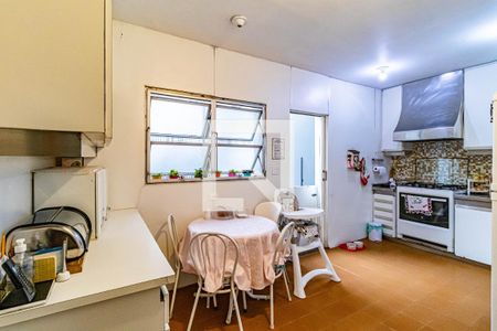 Casa à venda com 189m², 4 quartos e 2 vagas Casa à venda com 189m², 4 quartos e 2 vagasCozinha