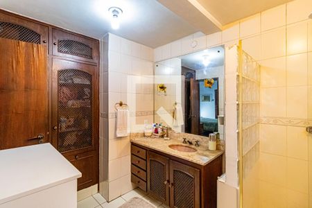 Casa à venda com 189m², 4 quartos e 2 vagas Casa à venda com 189m², 4 quartos e 2 vagasSuite 01 - Banheiro