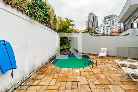 Casa à venda com 189m², 4 quartos e 2 vagas Casa à venda com 189m², 4 quartos e 2 vagasPiscina