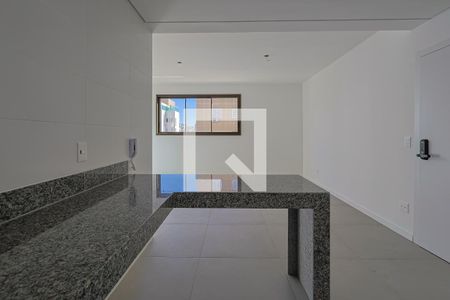 Apartamento para alugar com 71m², 2 quartos e 2 vagas Apartamento para alugar com 71m², 2 quartos e 2 vagasCozinha