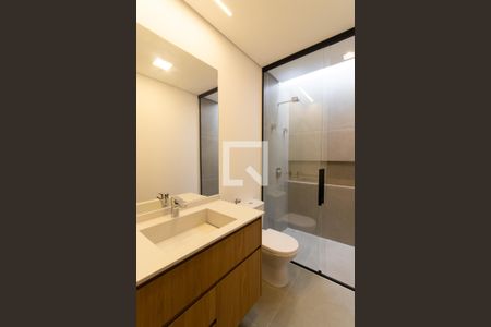 Casa de condomínio à venda com 500m², 5 quartos e 3 vagas Casa de condomínio à venda com 500m², 5 quartos e 3 vagasBanheiro do Quarto 3