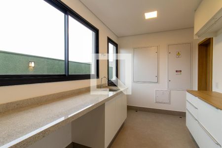 Casa de condomínio à venda com 500m², 5 quartos e 3 vagas Casa de condomínio à venda com 500m², 5 quartos e 3 vagasÁrea de Serviço