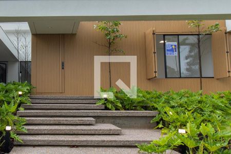 Casa de condomínio à venda com 500m², 5 quartos e 3 vagas Casa de condomínio à venda com 500m², 5 quartos e 3 vagasFachada