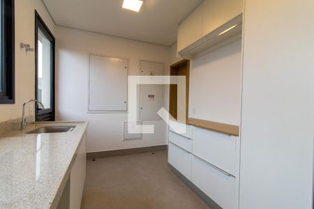 Casa de condomínio à venda com 500m², 5 quartos e 3 vagas Casa de condomínio à venda com 500m², 5 quartos e 3 vagasÁrea de Serviço