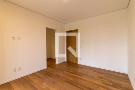 Casa de condomínio à venda com 500m², 5 quartos e 3 vagas Casa de condomínio à venda com 500m², 5 quartos e 3 vagasQuarto 2