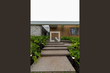 Casa de condomínio à venda com 500m², 5 quartos e 3 vagas Casa de condomínio à venda com 500m², 5 quartos e 3 vagasFachada