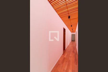 Casa de condomínio à venda com 500m², 5 quartos e 3 vagas Casa de condomínio à venda com 500m², 5 quartos e 3 vagasCorredor