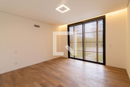 Casa de condomínio à venda com 500m², 5 quartos e 3 vagas Casa de condomínio à venda com 500m², 5 quartos e 3 vagasQuarto