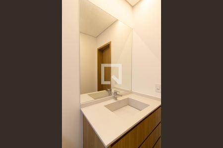 Casa de condomínio à venda com 500m², 5 quartos e 3 vagas Casa de condomínio à venda com 500m², 5 quartos e 3 vagasBanheiro do Quarto 2