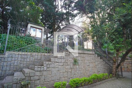 Apartamento à venda com 225m², 3 quartos e 2 vagasFachada e Portaria