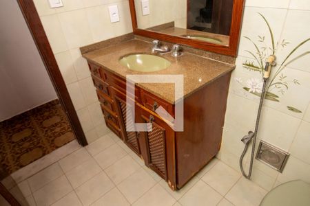 Casa de condomínio à venda com 340m², 3 quartos e 1 vagaBanheiro social segundo piso