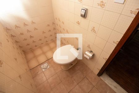 Casa de condomínio à venda com 340m², 3 quartos e 1 vagaBanheiro social