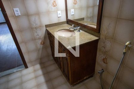 Casa de condomínio à venda com 340m², 3 quartos e 1 vagaBanheiro social segundo piso