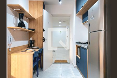 Cozinha de apartamento para alugar com 1 quarto, 25m² em Butantã, São Paulo