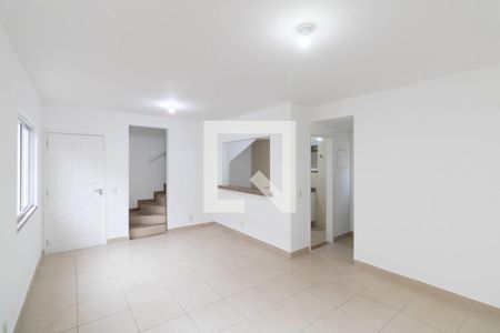 Casa de condomínio para alugar com 80m², 2 quartos e 1 vaga Casa de condomínio para alugar com 80m², 2 quartos e 1 vagaSala