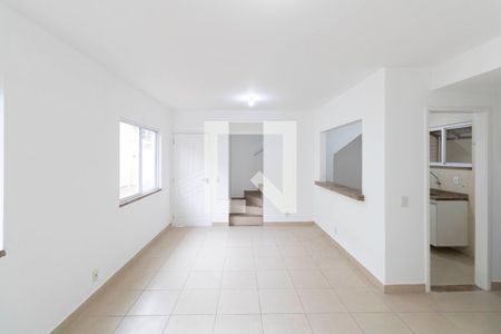 Casa de condomínio para alugar com 80m², 2 quartos e 1 vaga Casa de condomínio para alugar com 80m², 2 quartos e 1 vagaSala