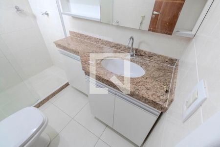 Banheiro do 2° andar de casa de condomínio para alugar com 2 quartos, 80m² em Campo Grande, Rio de Janeiro