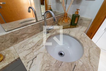 Casa de condomínio à venda com 100m², 2 quartos e 2 vagasBanheiro da Suíte 1