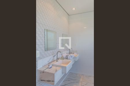 Casa à venda com 280m², 3 quartos e 4 vagasBanheiro da Suite