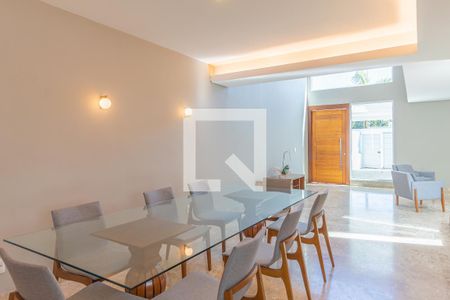 Casa à venda com 280m², 3 quartos e 4 vagasCopa