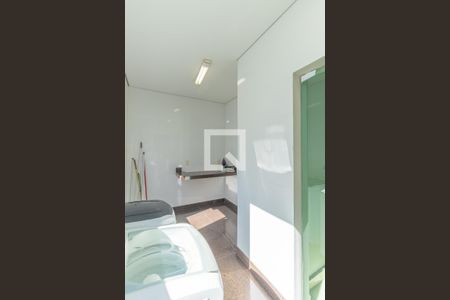 Casa à venda com 280m², 3 quartos e 4 vagasÁrea de Serviço