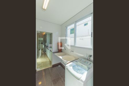 Casa à venda com 280m², 3 quartos e 4 vagasÁrea de Serviço