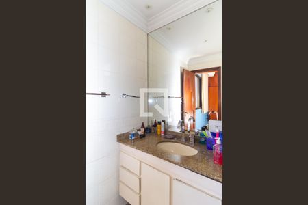 Apartamento à venda com 176m², 4 quartos e 3 vagasBanheiro da Suíte 1