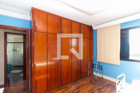 Apartamento à venda com 176m², 4 quartos e 3 vagasQuarto 3 - Suíte 1