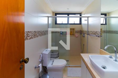 Apartamento à venda com 176m², 4 quartos e 3 vagasBanheiro da Suíte 2