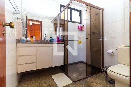 Apartamento à venda com 176m², 4 quartos e 3 vagasBanheiro da Suíte 1