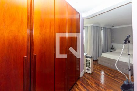 Apartamento à venda com 176m², 4 quartos e 3 vagasQuarto 4 Suíte 2