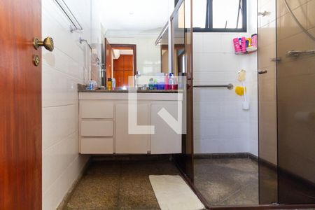 Apartamento à venda com 176m², 4 quartos e 3 vagasBanheiro da Suíte 1