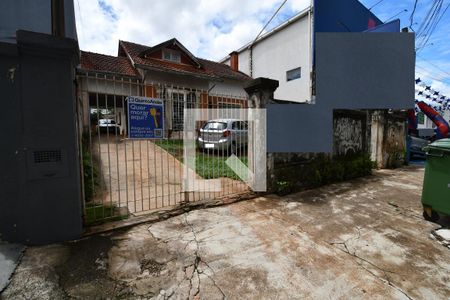Casa para alugar com 200m², 3 quartos e 20 vagasPlaquinha