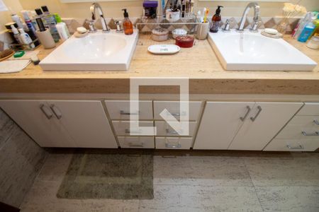 Apartamento à venda com 205m², 4 quartos e 3 vagasBanheiro da Suíte 3