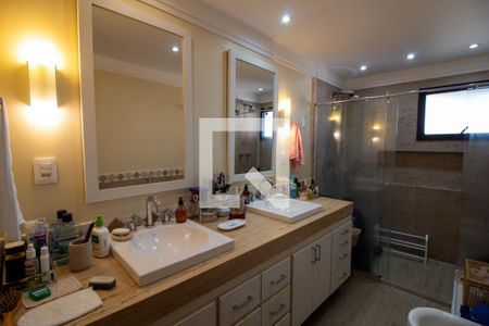 Apartamento à venda com 205m², 4 quartos e 3 vagasBanheiro da Suíte 3