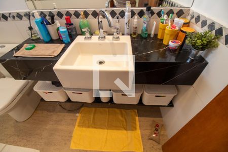 Apartamento à venda com 205m², 4 quartos e 3 vagasBanheiro da Suíte 1